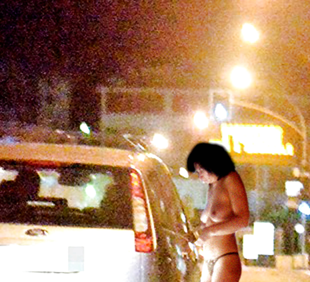 Porn Pics Adriana fucked in the car