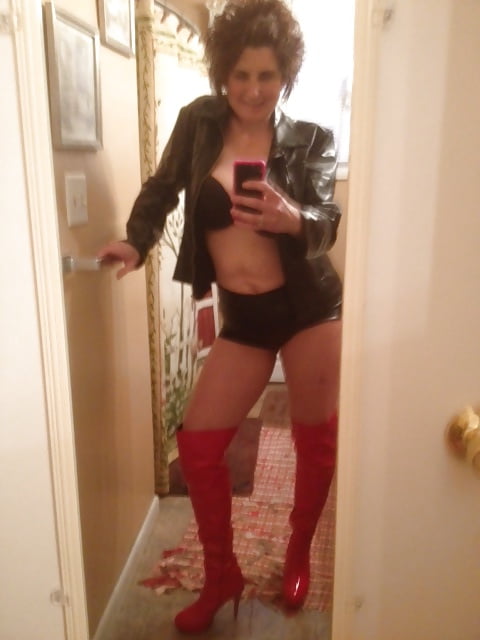 Porn Pics HOT LEATHER AND RED BOOTS