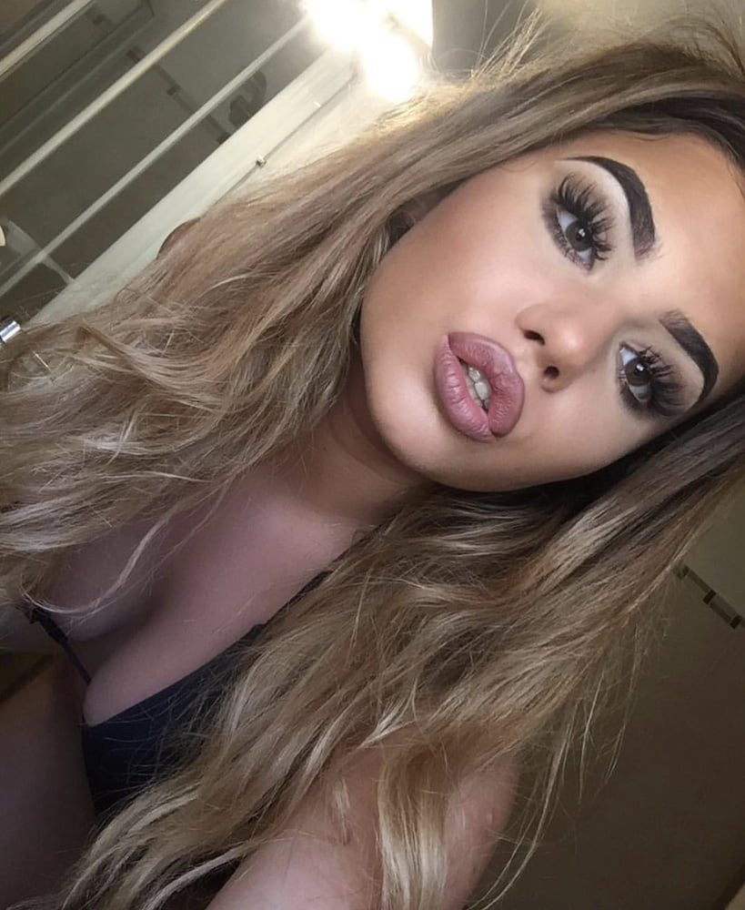 Porn Pics Dirty Comments For This Makeup Obsessed Slut Teen