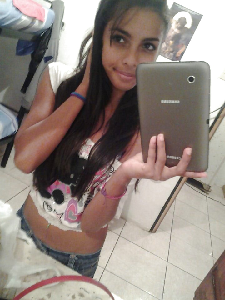 Porn Pics Young latina slut