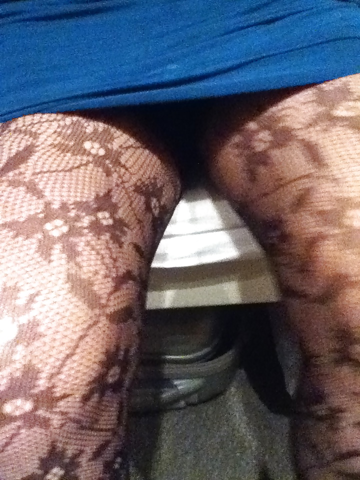 Porn Pics Naughty Nymph in her Patterned Tights