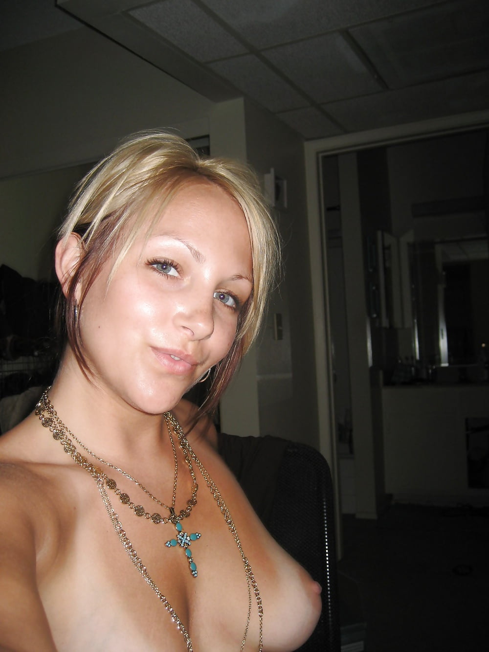 Porn Pics amateur blonde