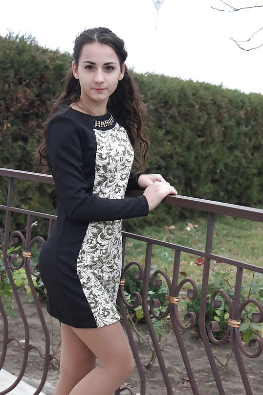 Porn Pics (This cunt loves to suck dick)