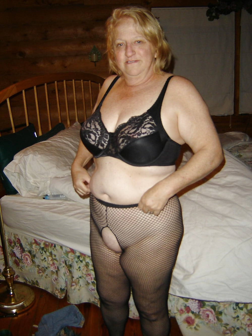 Porn Pics old ladies, dressed for a man