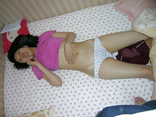 Porn Pics Korean college girl at home