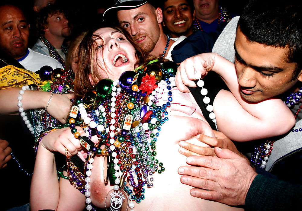 Porn Pics Public Sluts (1325)