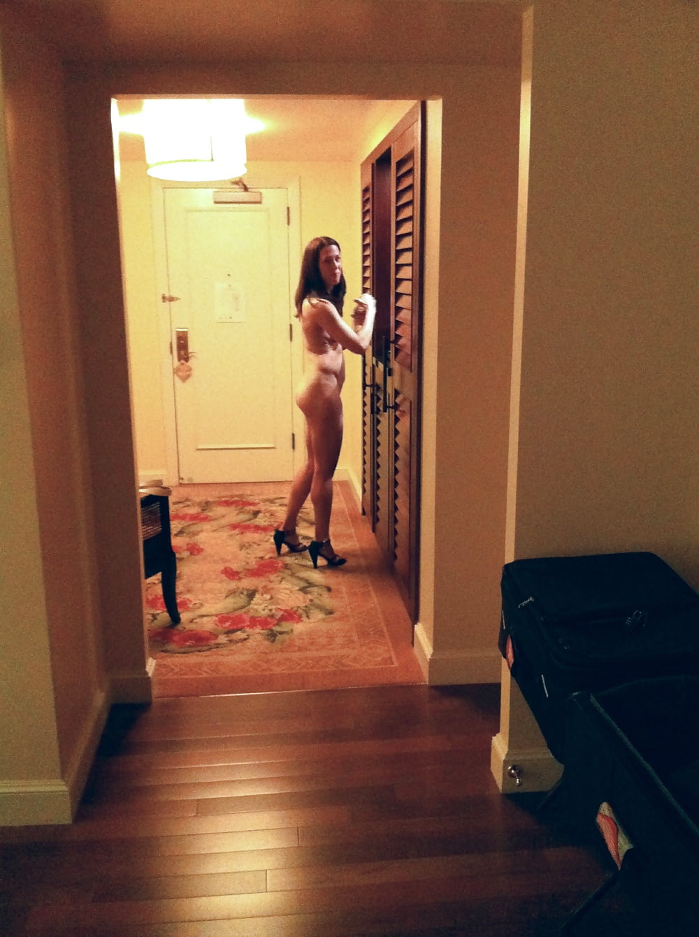 Porn Pics NONNY MAUS 04, en Hawai