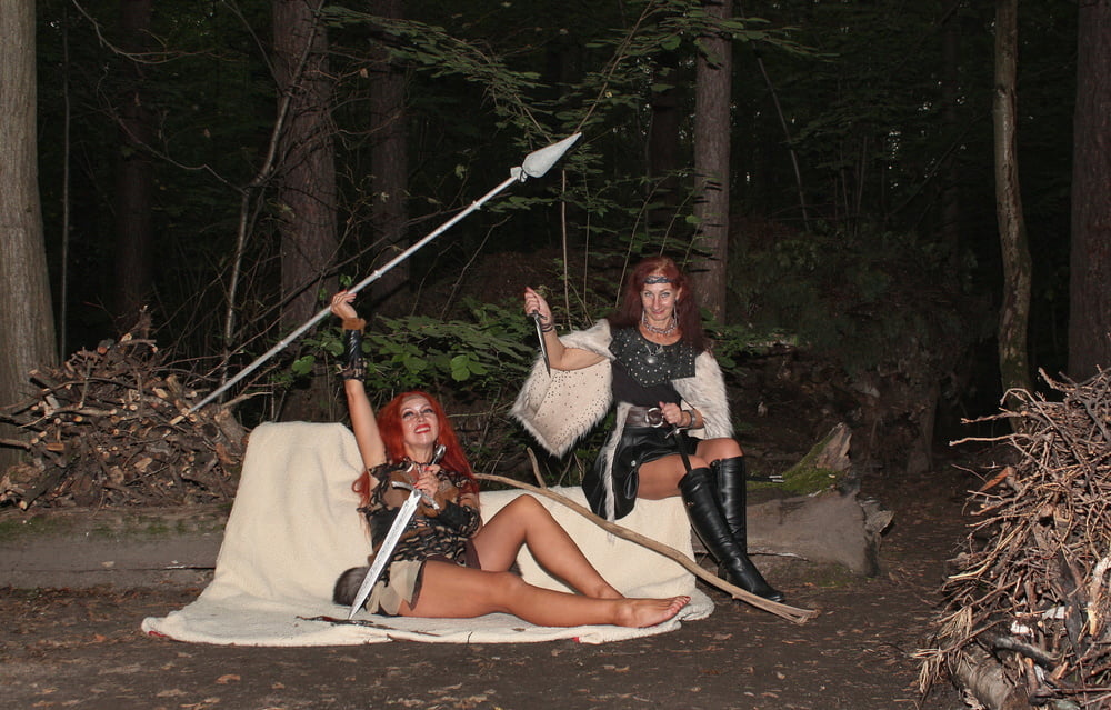 Warrior maidens on the carpet - 70 Photos 