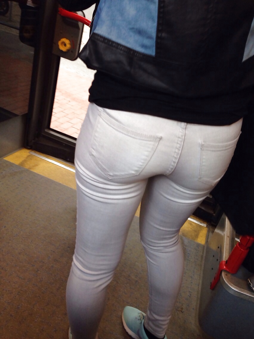Porn Pics hot ass in the bus