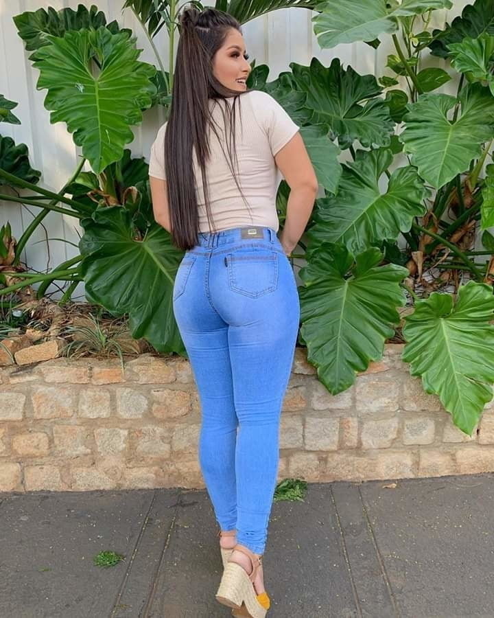 Girls in Jeans Mix - 22 Photos 