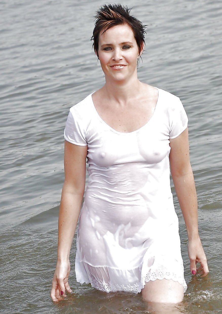 Porn Pics voyeurs granny mom and teens