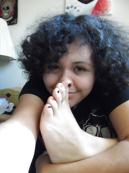 Porn Pics our friend monique and her feet