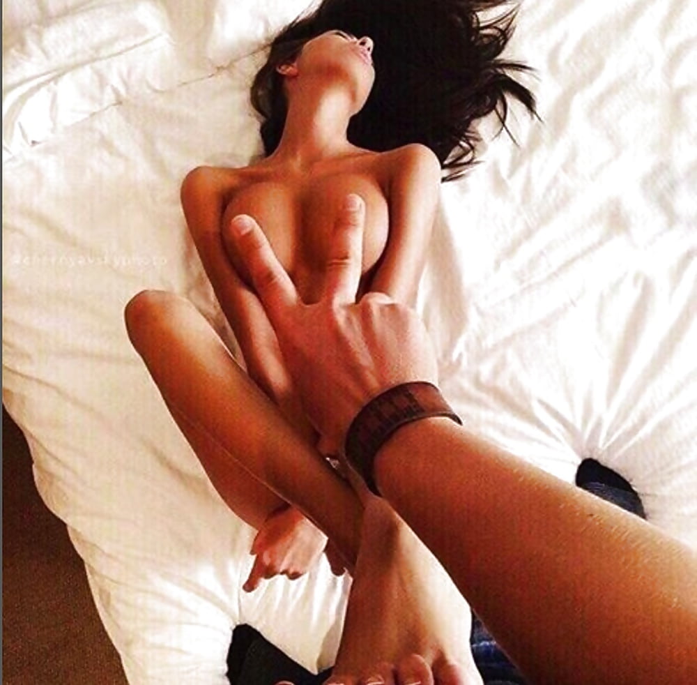 Porn Pics One Finger Sluts Selfie Mix