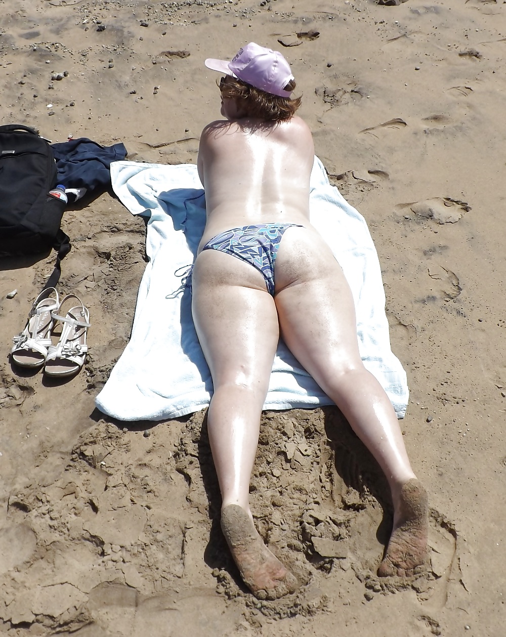 Porn Pics On the beach in Australia