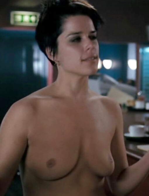 Neve campbell boobs.