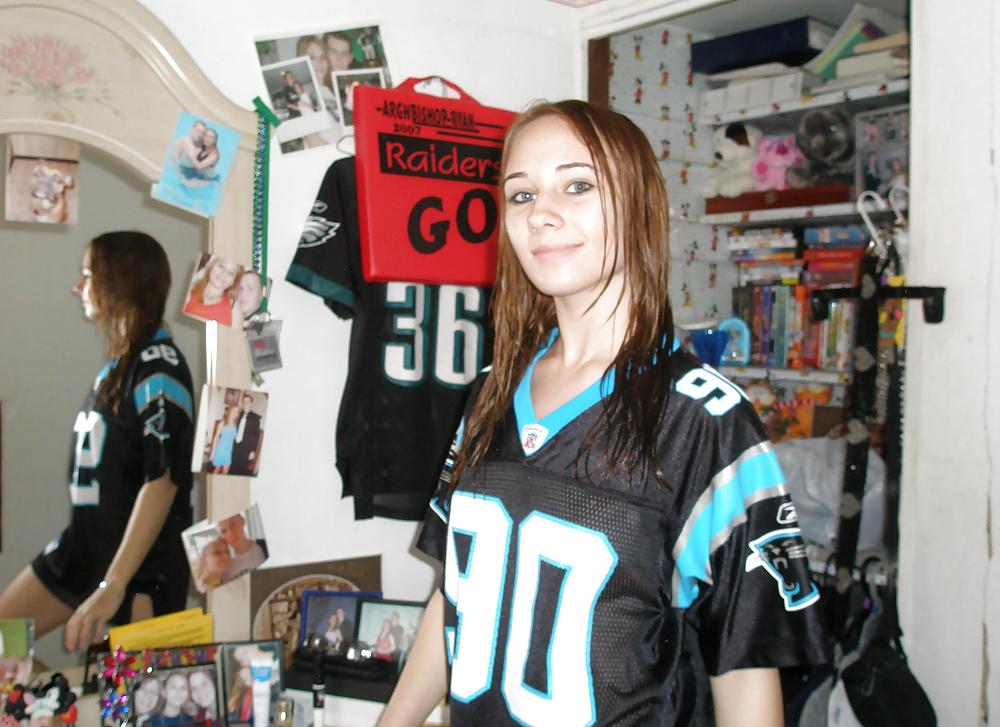 Porn Pics if she's here, it's fake 21