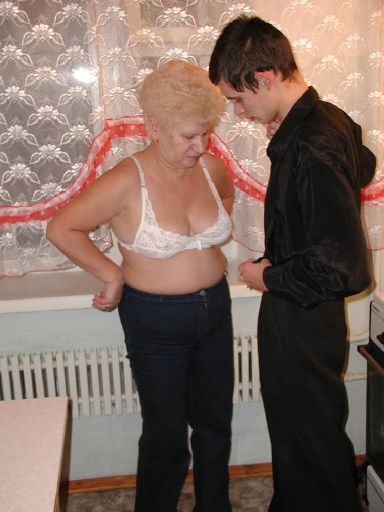Russian Granny Margot Fucks The Lodger In The Kitchen 230 Pics 3 Xhamster 7697